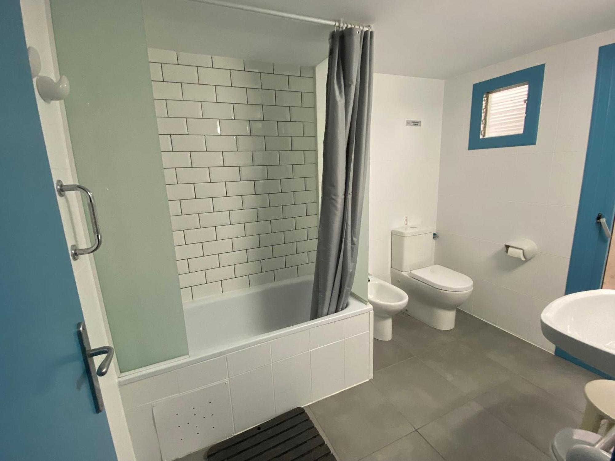 Hostal Carlos III El Prat de Llobregat Buitenkant foto