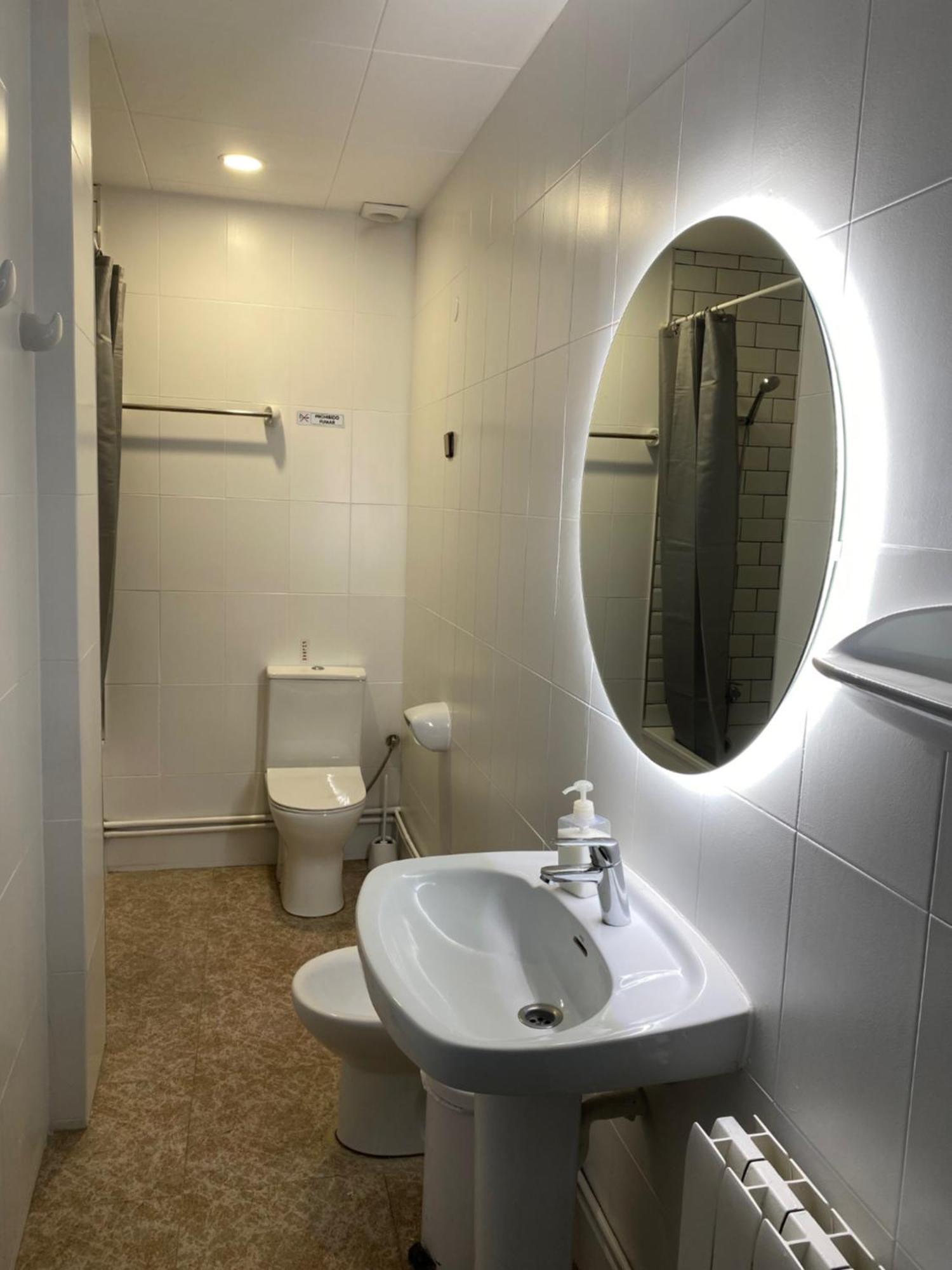 Hostal Carlos III El Prat de Llobregat Buitenkant foto