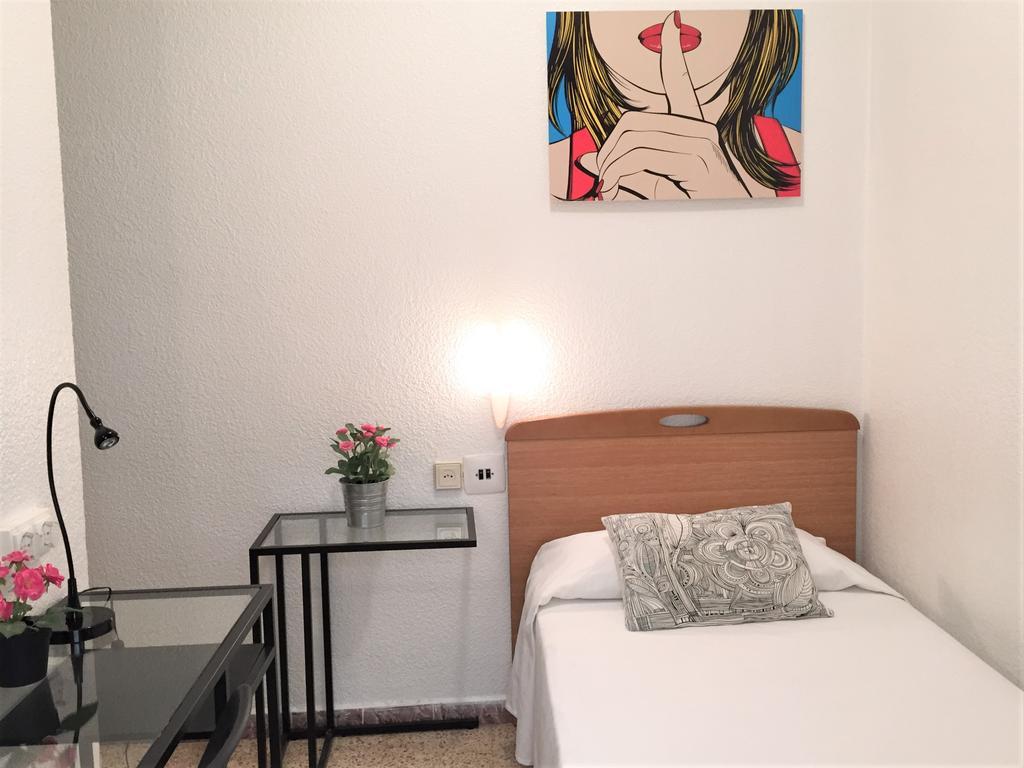 Hostal Carlos III El Prat de Llobregat Buitenkant foto