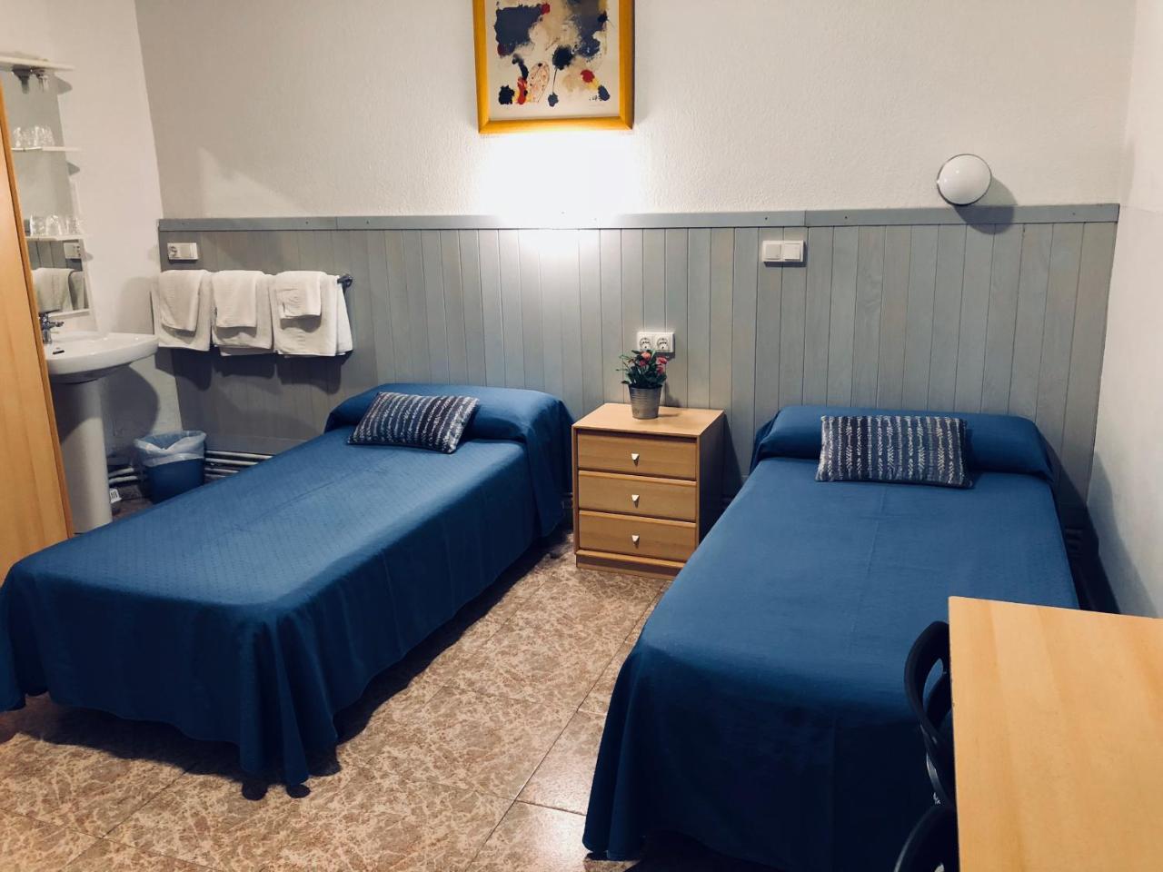 Hostal Carlos III El Prat de Llobregat Buitenkant foto