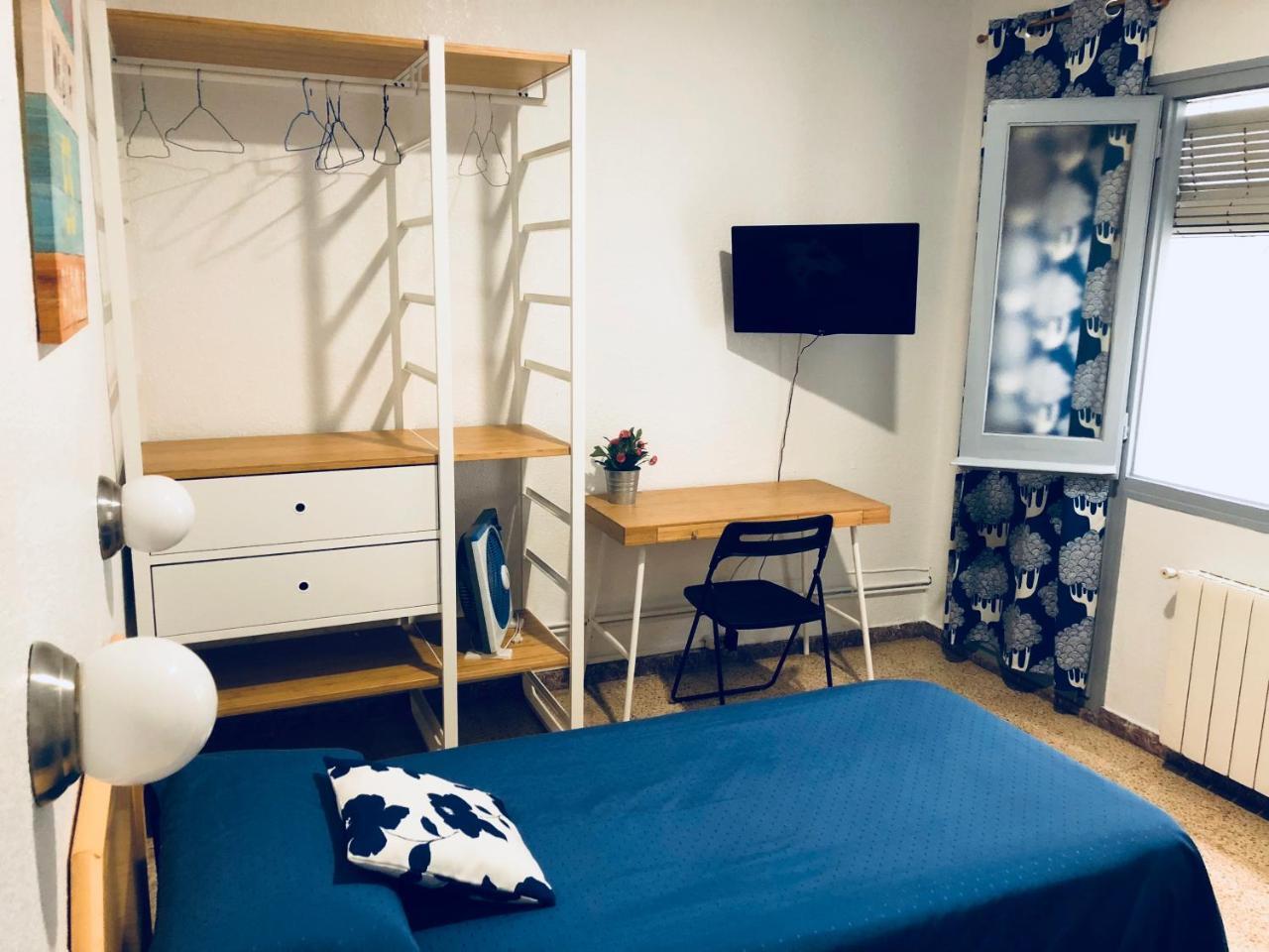 Hostal Carlos III El Prat de Llobregat Buitenkant foto