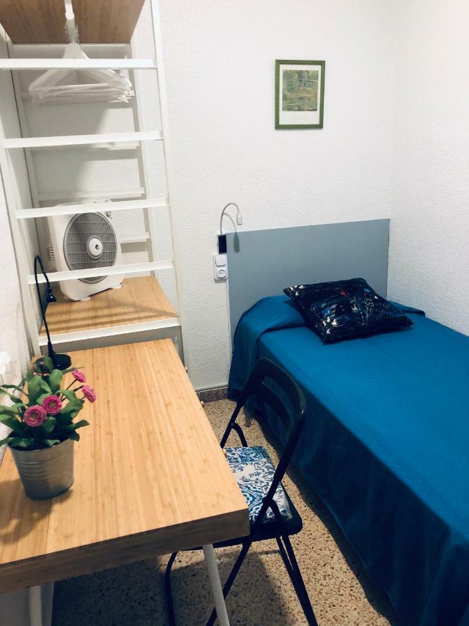 Hostal Carlos III El Prat de Llobregat Buitenkant foto