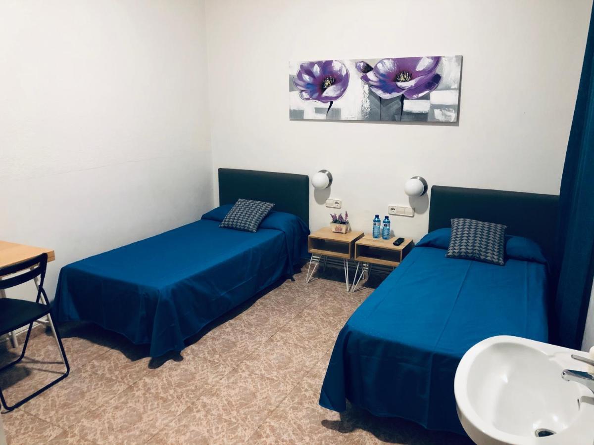 Hostal Carlos III El Prat de Llobregat Buitenkant foto