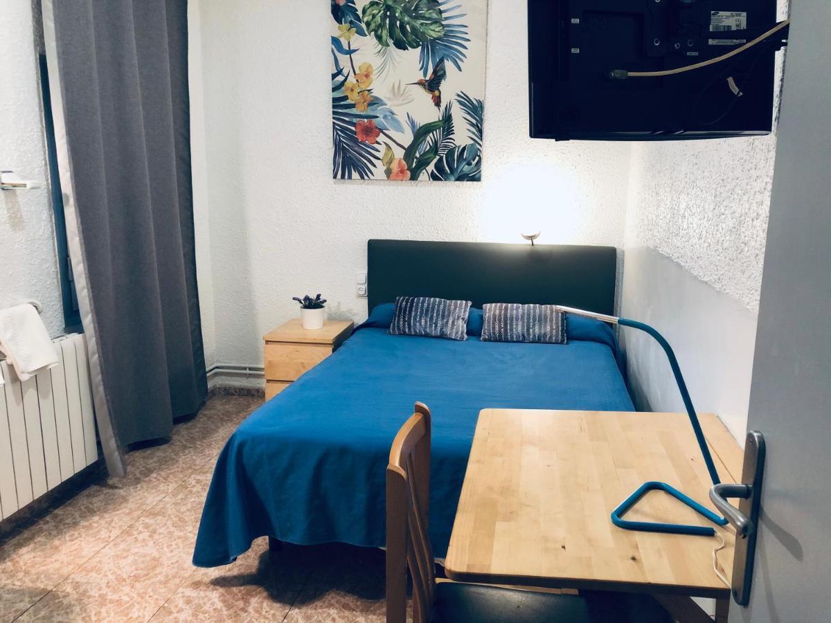 Hostal Carlos III El Prat de Llobregat Buitenkant foto